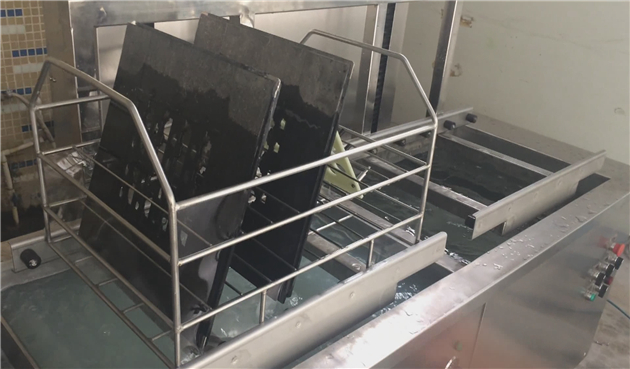 全自動(dòng)夾治具、載具超聲波水基清洗01.jpg